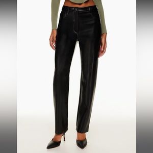 Aritzia Wilfred Melina™ Pant
Color: black ; Size: 2